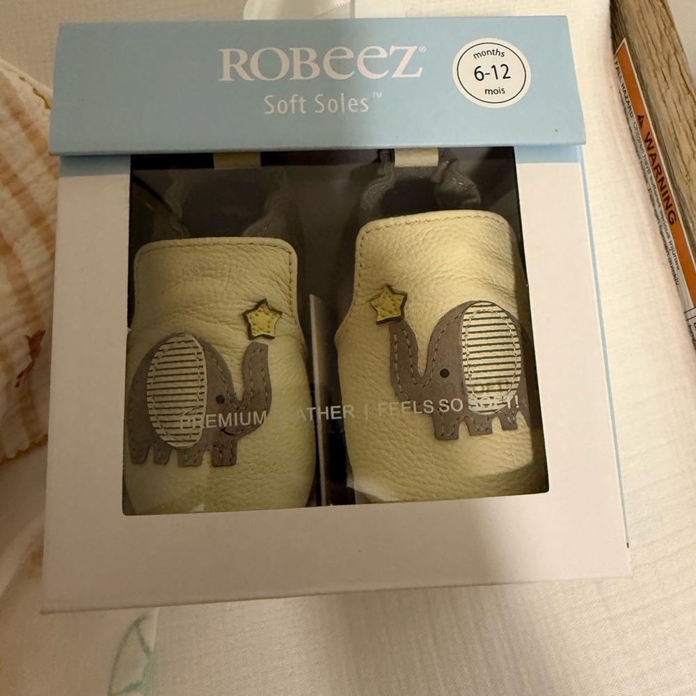 Robeez Ivory Elephant Stars Baby Shoes